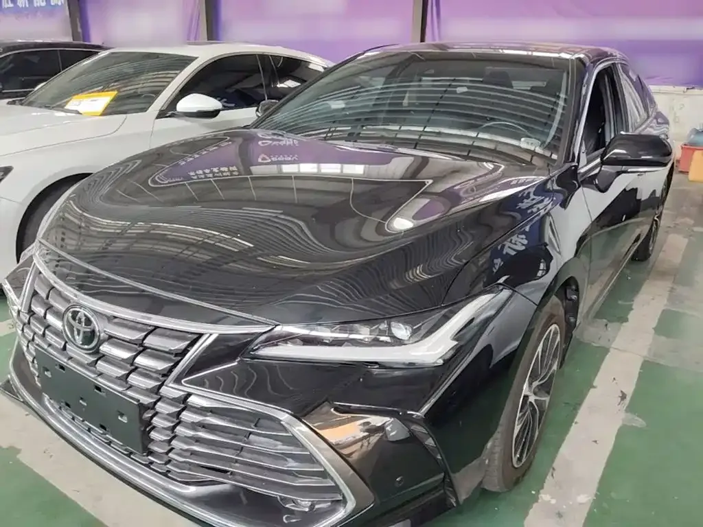 Toyota Avalon — фото 1
