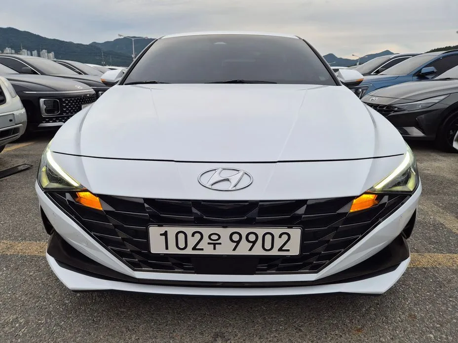 Hyundai AVANTE — фото 1
