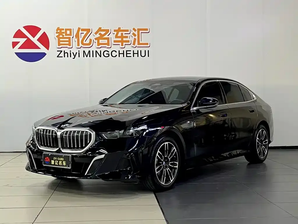 BMW 5 Series — фото 1