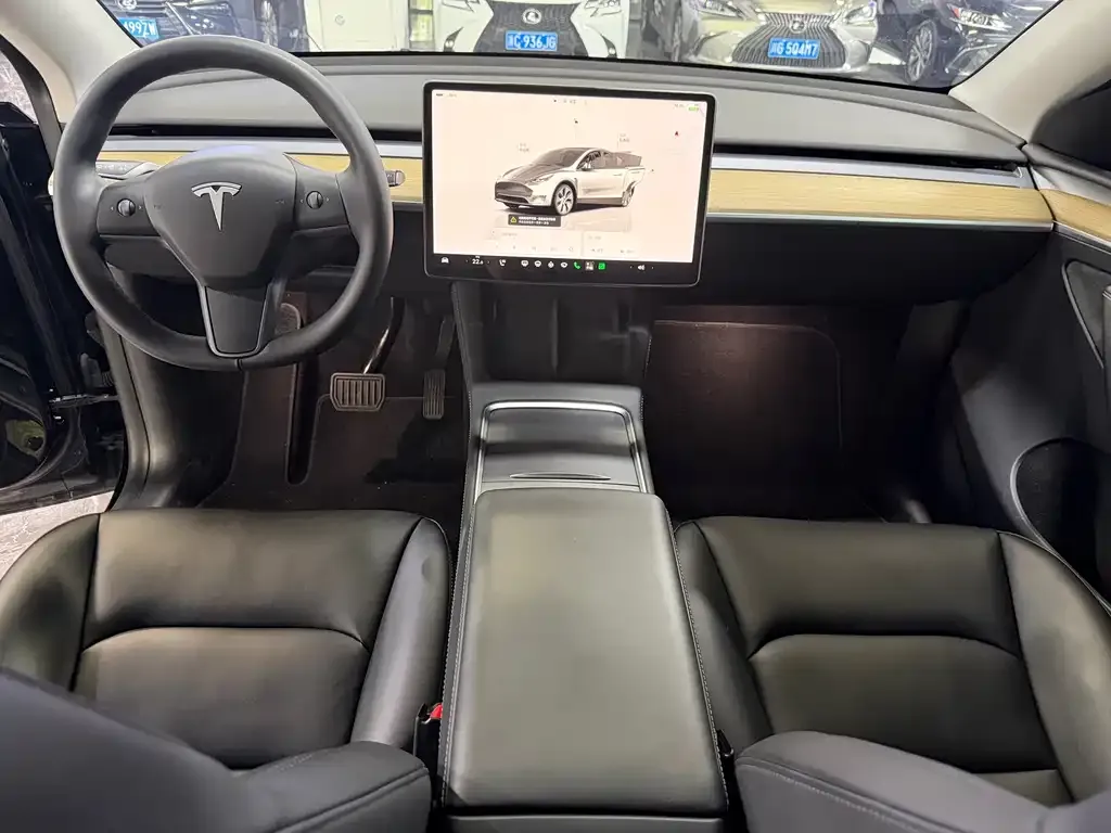 Tesla Model Y — фото 7