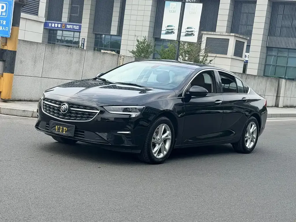 Buick Regal — фото 1