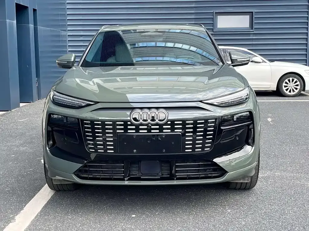 Audi Q6L e-tron — фото 5