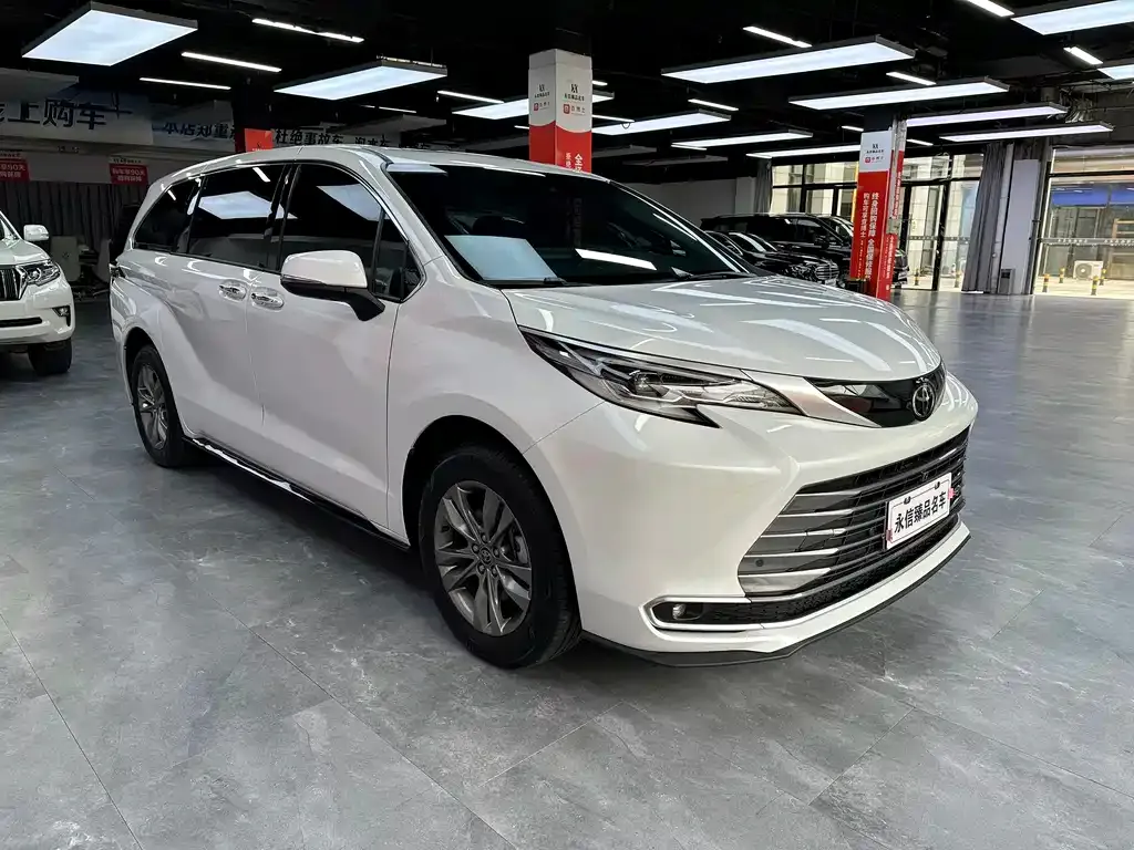 Toyota Sienna — фото 6