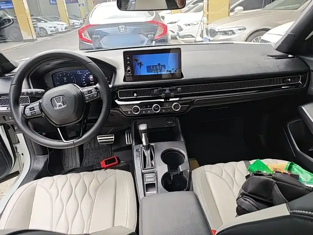 Honda Civic — фото 7