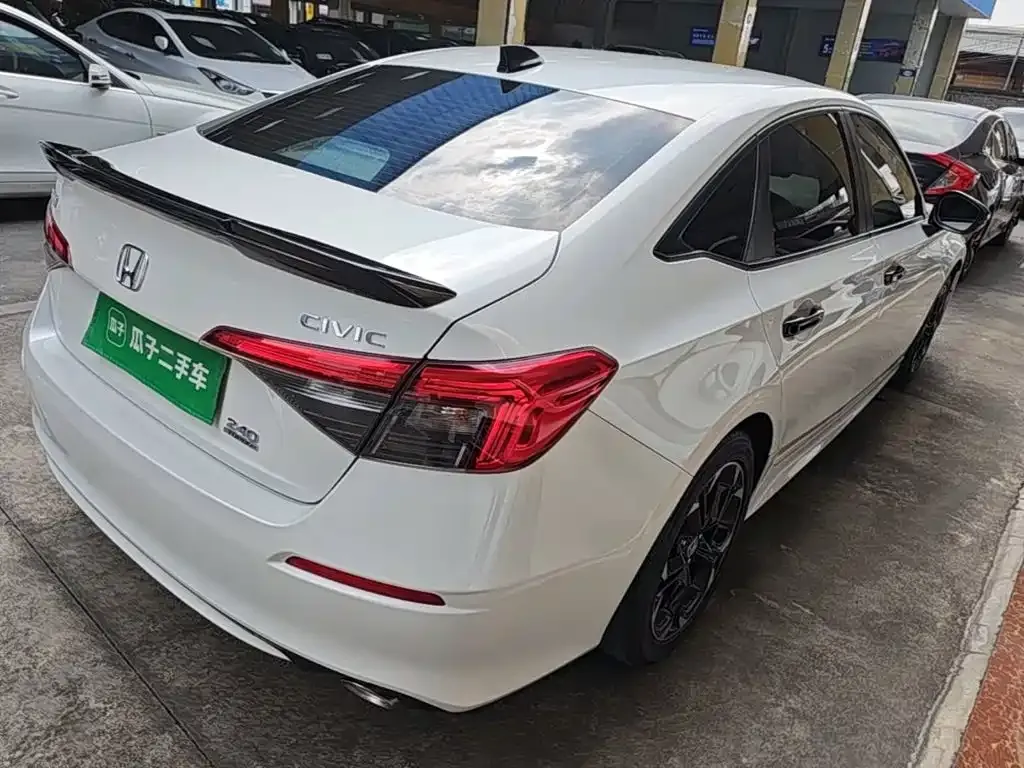 Honda Civic — фото 1