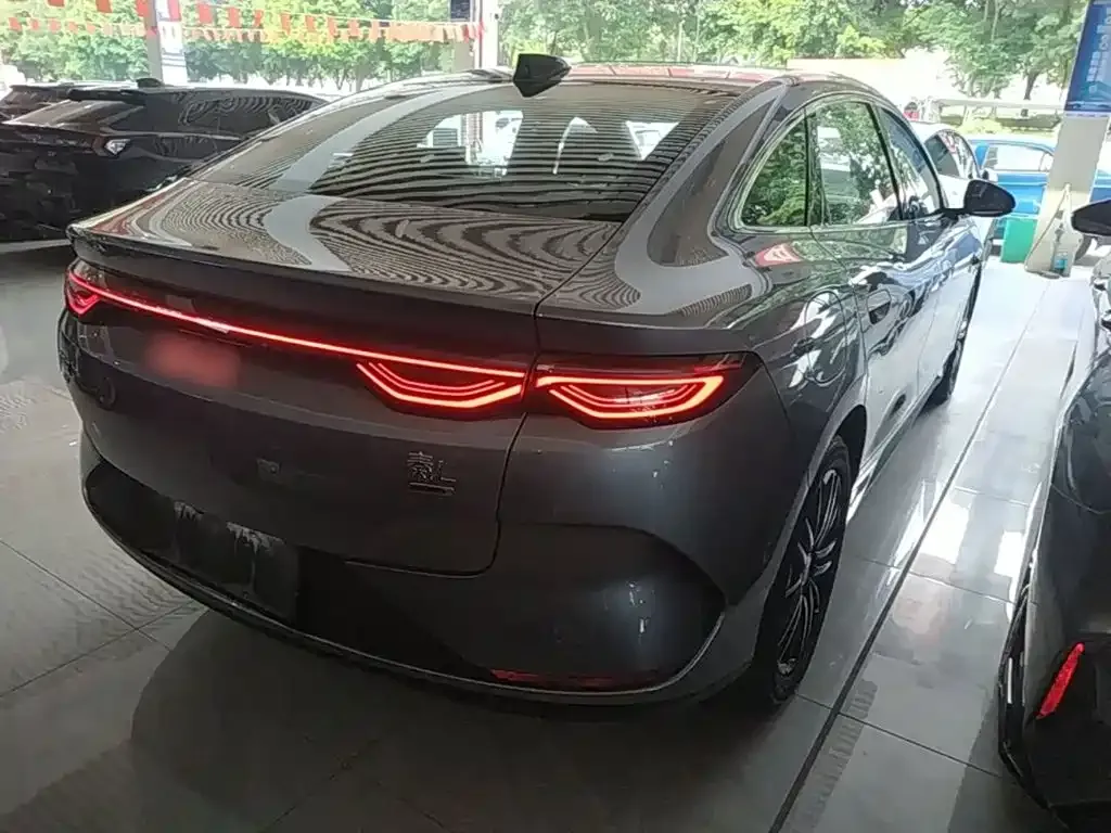 BYD Qin L — фото 8