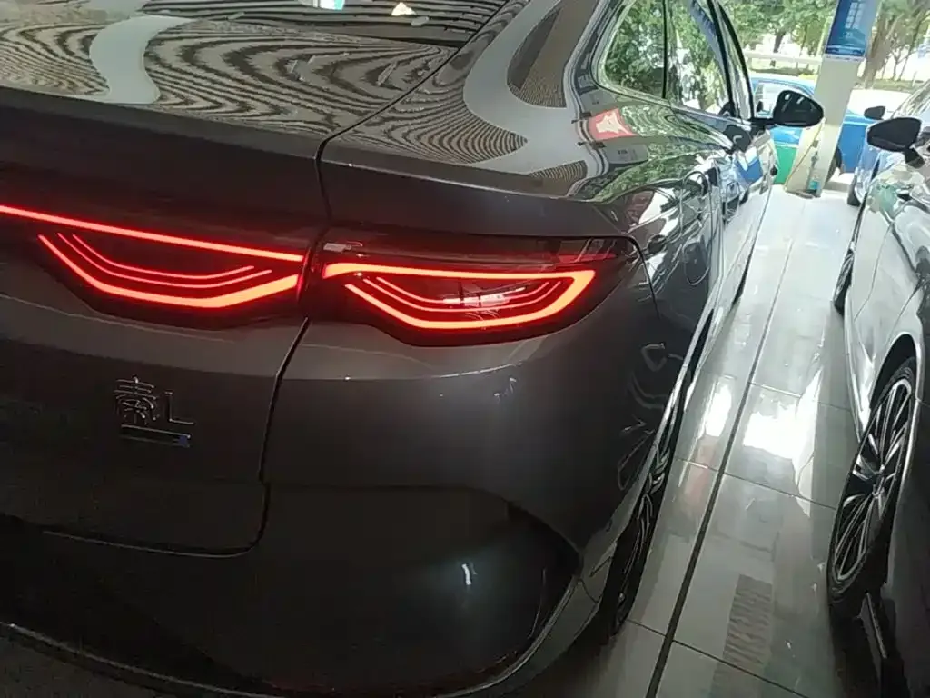 BYD Qin L — фото 10
