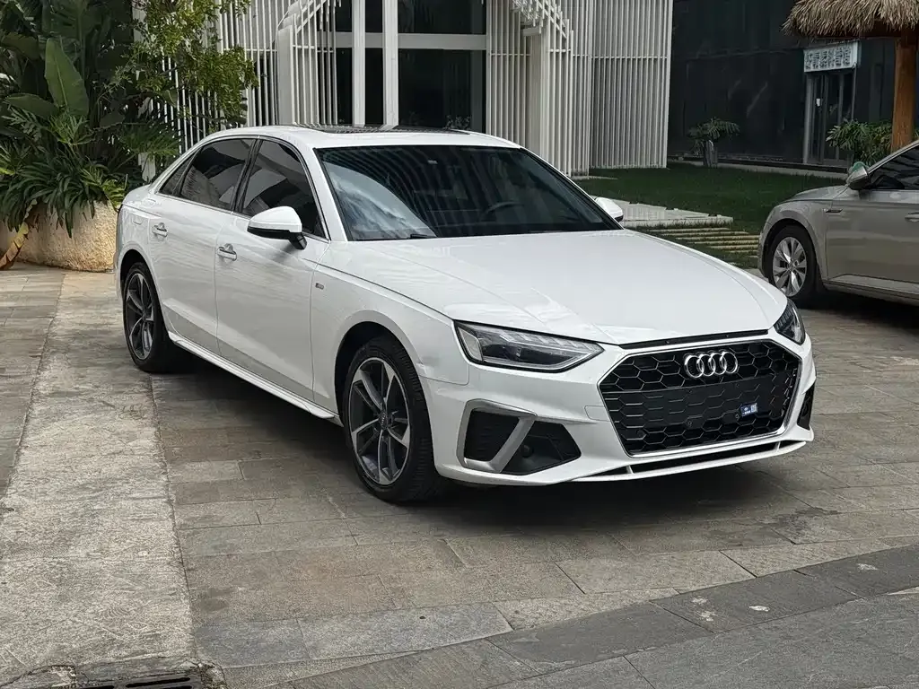 Audi A4L — фото 5