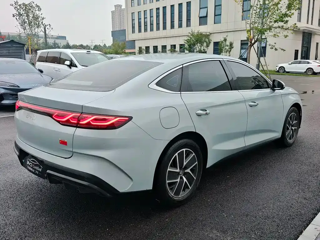 BYD Qin L — фото 9