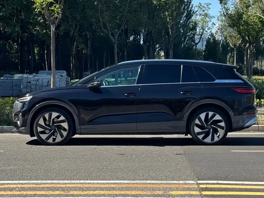 Audi Q5 e-tron — фото 8