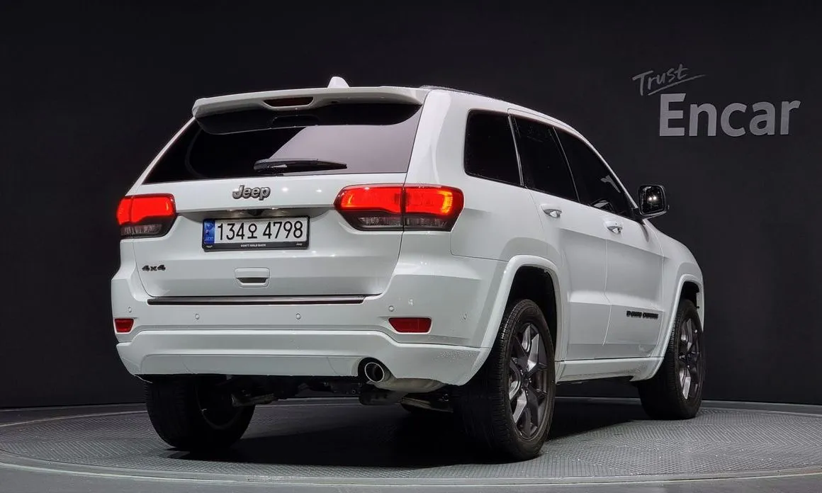 Jeep Cherokee — фото 6