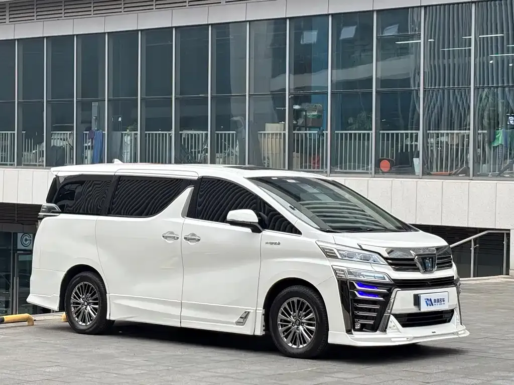 Toyota Vellfire — фото 4