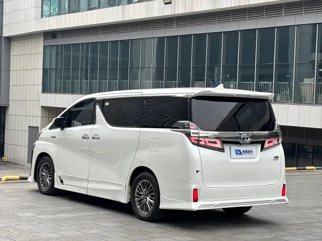 Toyota Vellfire — фото 9