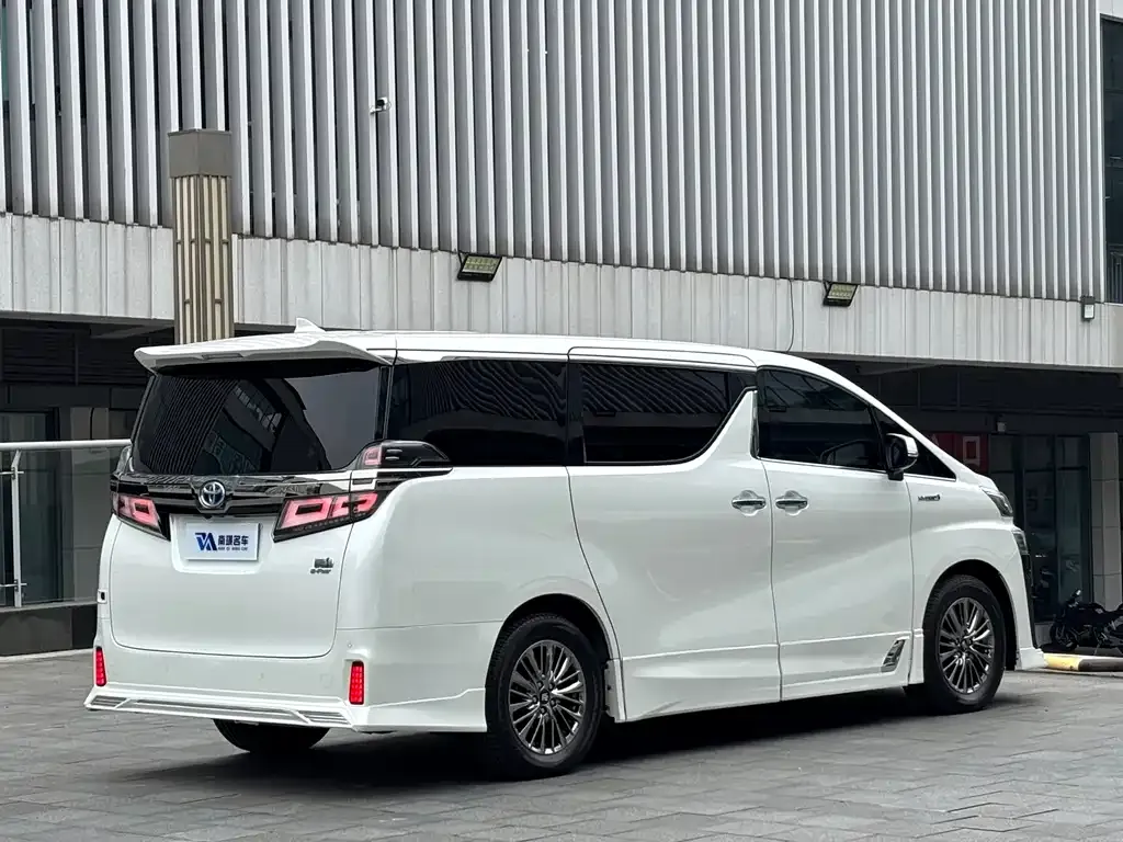 Toyota Vellfire — фото 10