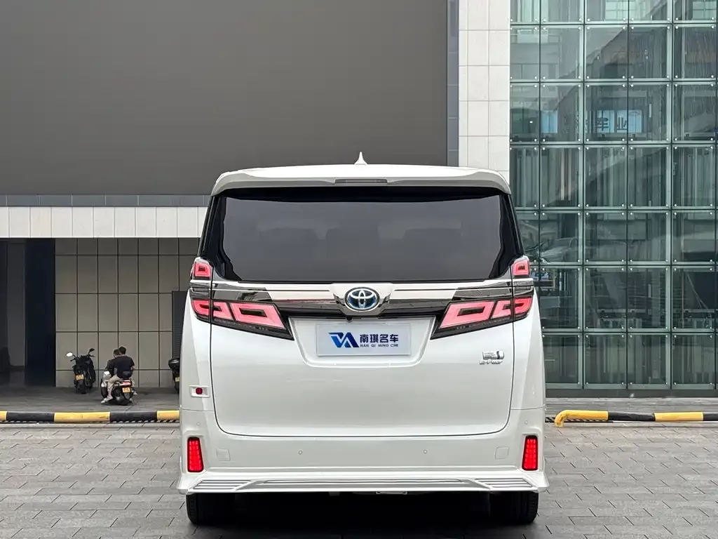 Toyota Vellfire — фото 6
