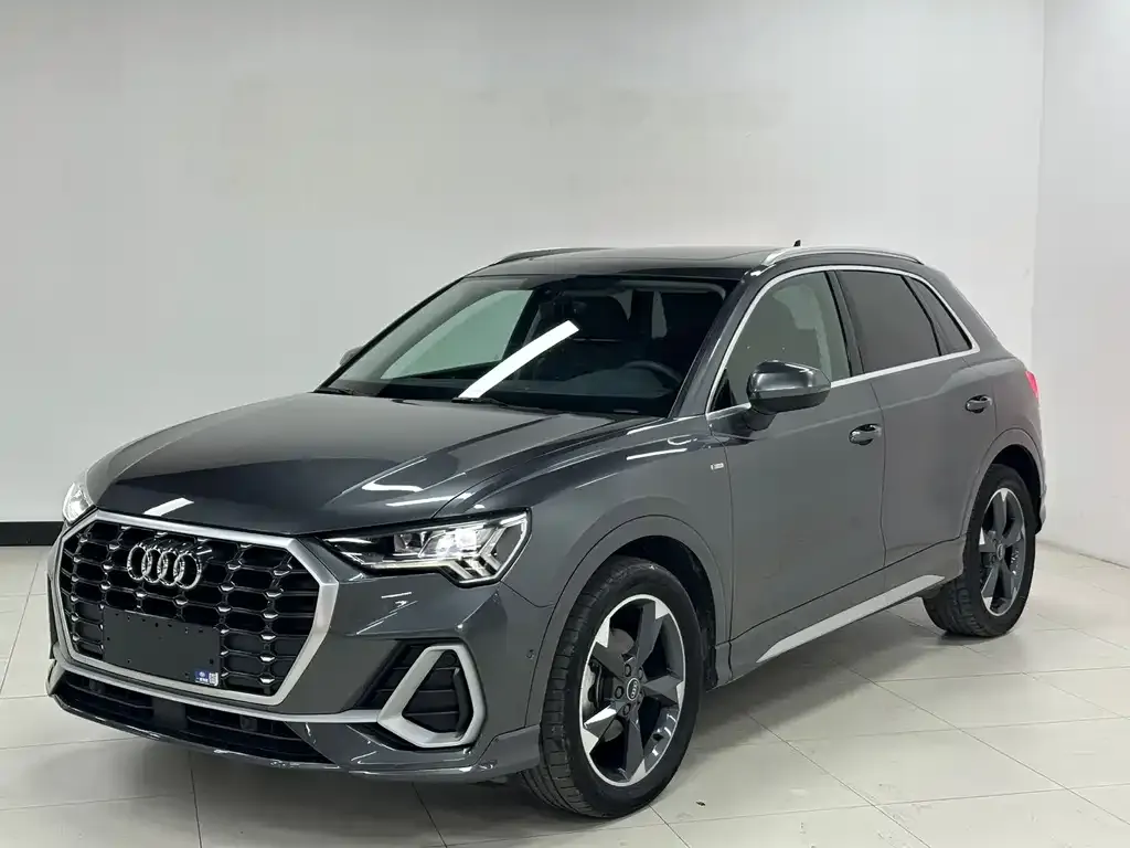 Audi Q3 — фото 1