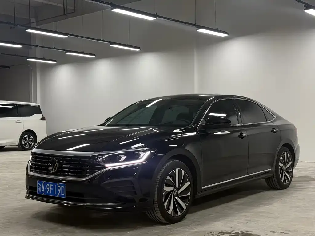 Volkswagen Passat — фото 1