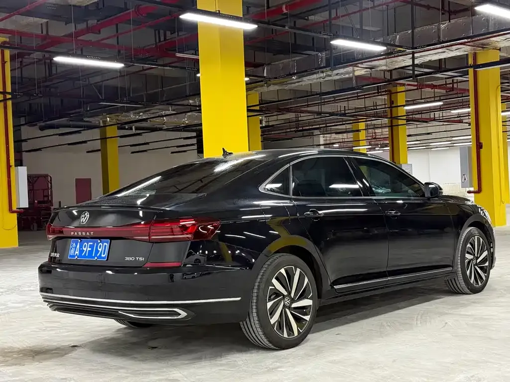 Volkswagen Passat — фото 5