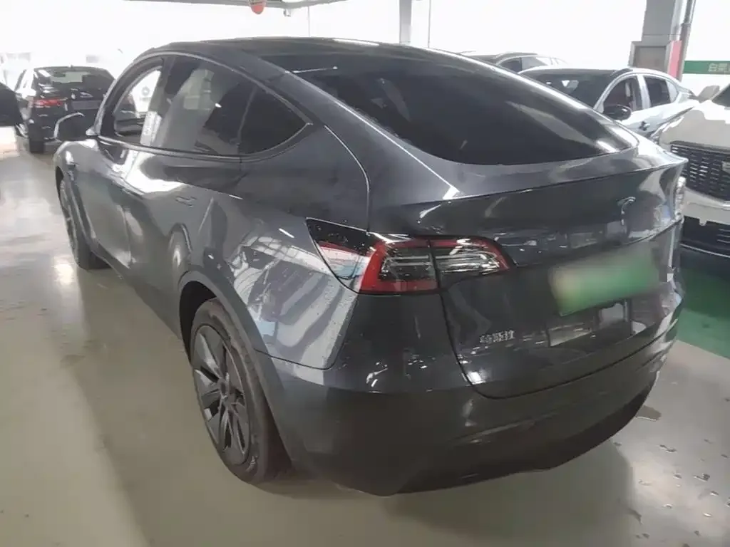 Tesla Model Y — фото 7
