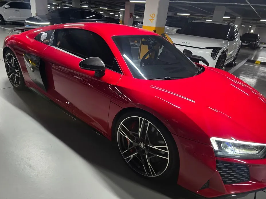 Audi R8 — фото 8