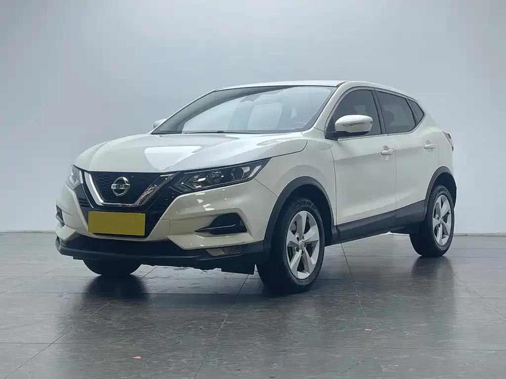 Nissan Qashqai — фото 1