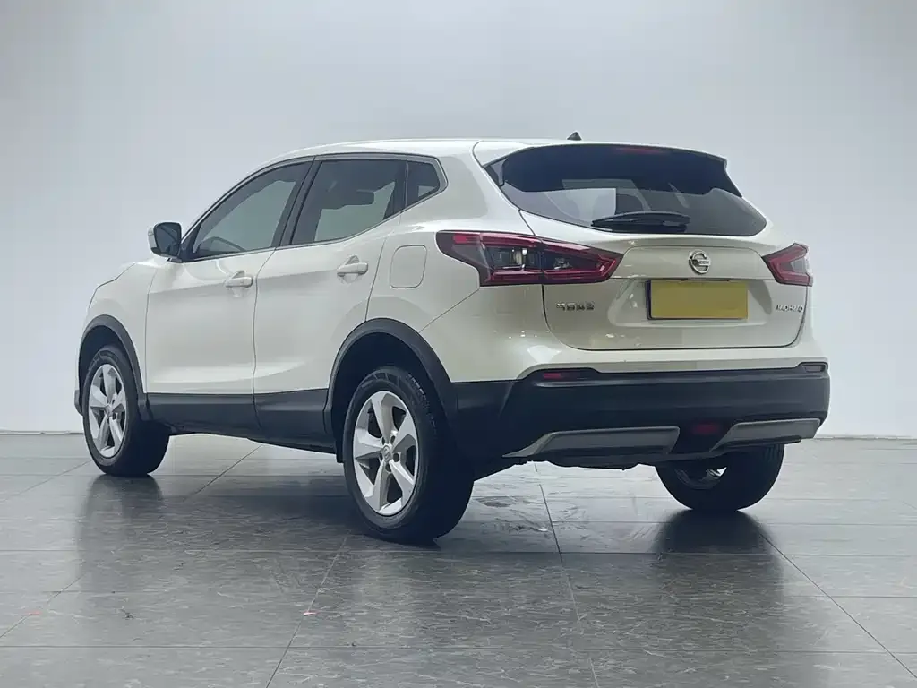 Nissan Qashqai — фото 8
