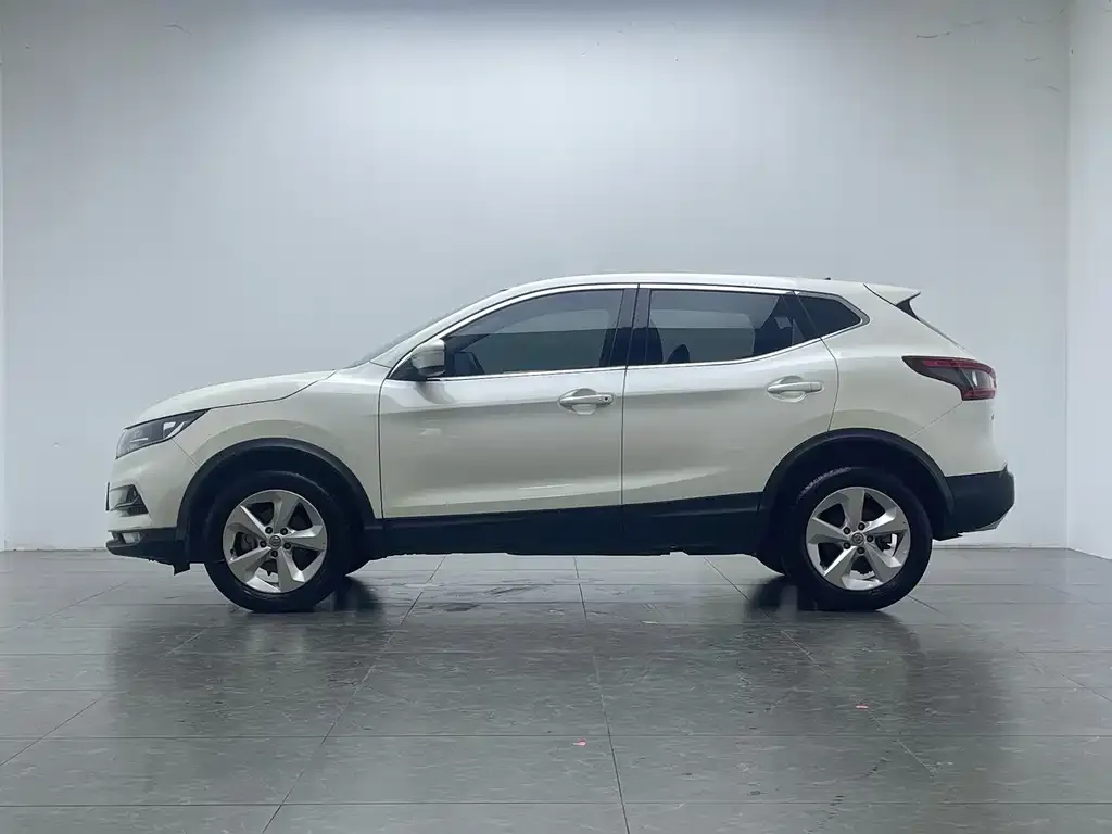 Nissan Qashqai — фото 4