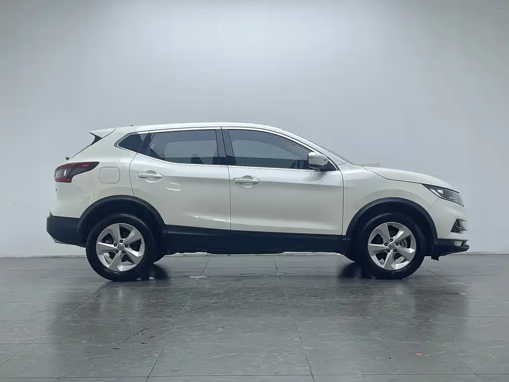 Nissan Qashqai — фото 9
