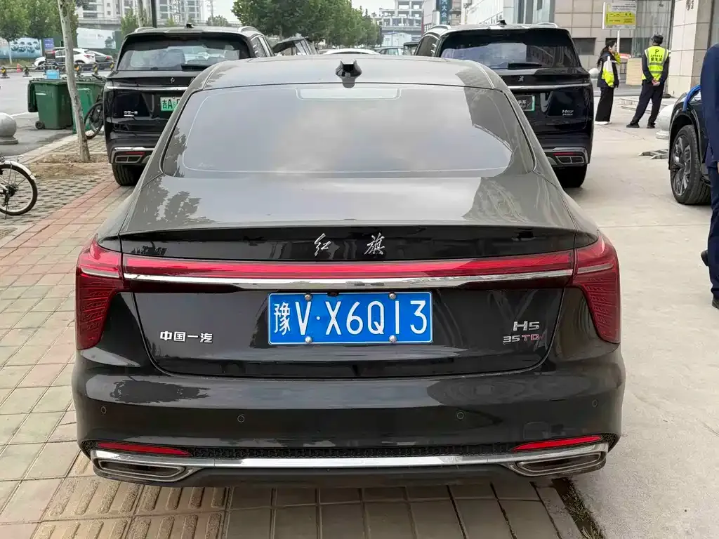 Hongqi H5 — фото 9