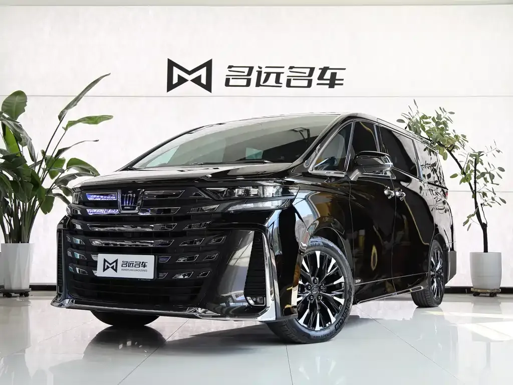 Toyota Vellfire — фото 1