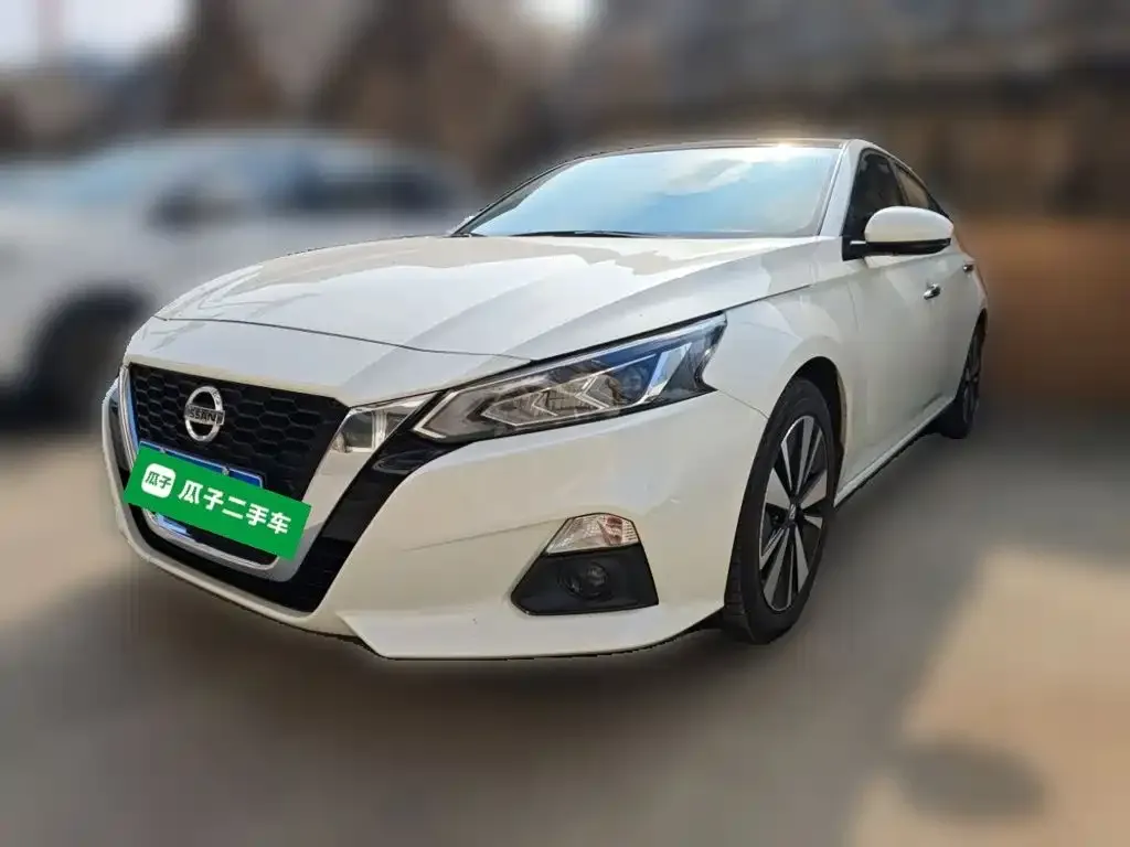 Nissan Teana — фото 1