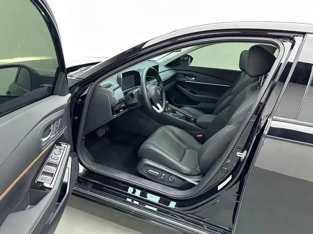 Honda Accord — фото 7