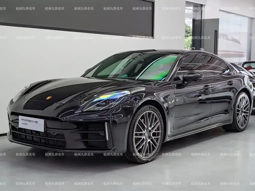 Porsche Panamera — фото 1