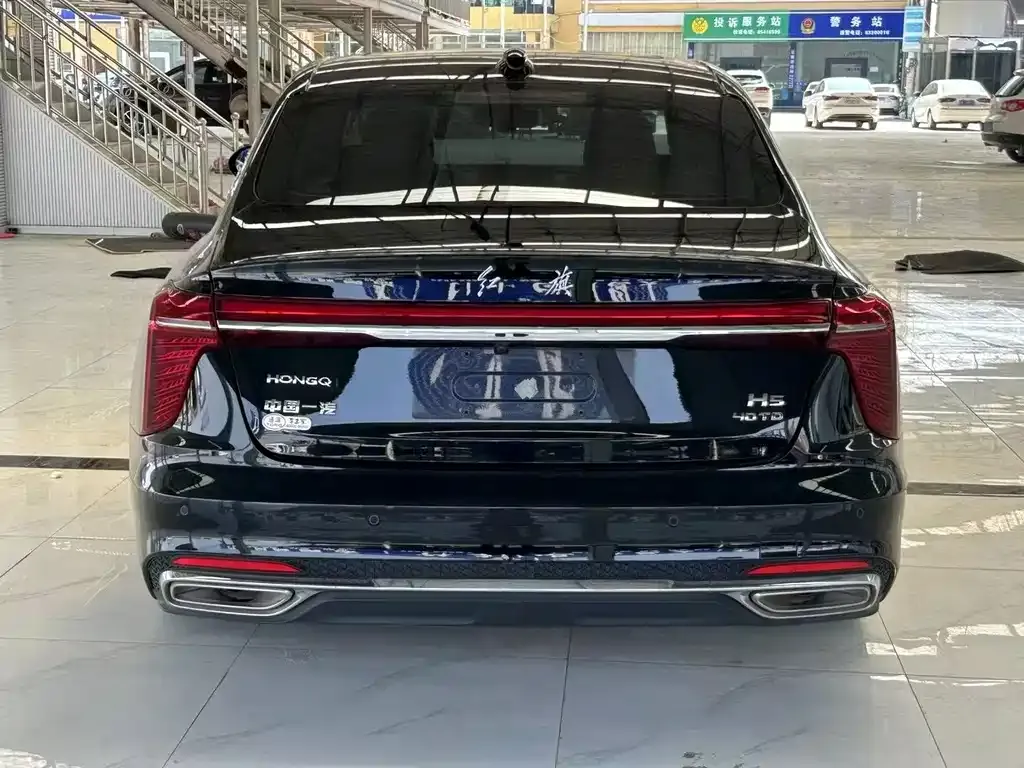 Hongqi H5 — фото 2