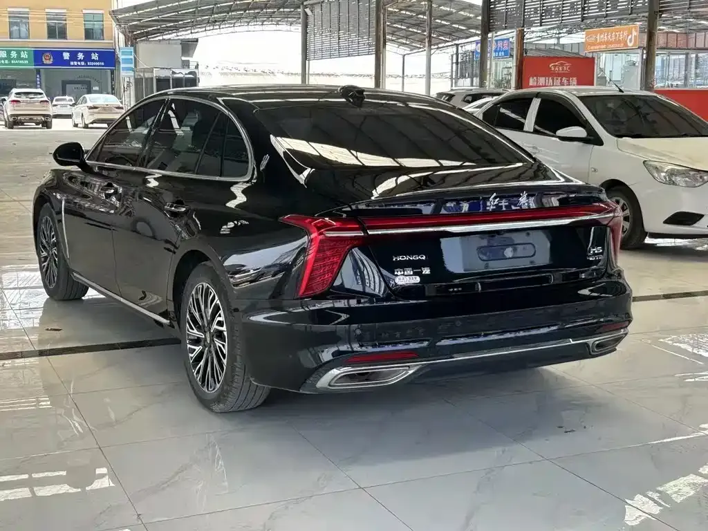 Hongqi H5 — фото 3