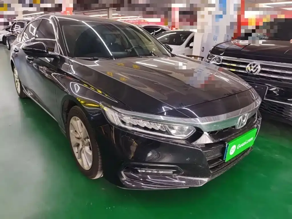 Honda Accord — фото 1