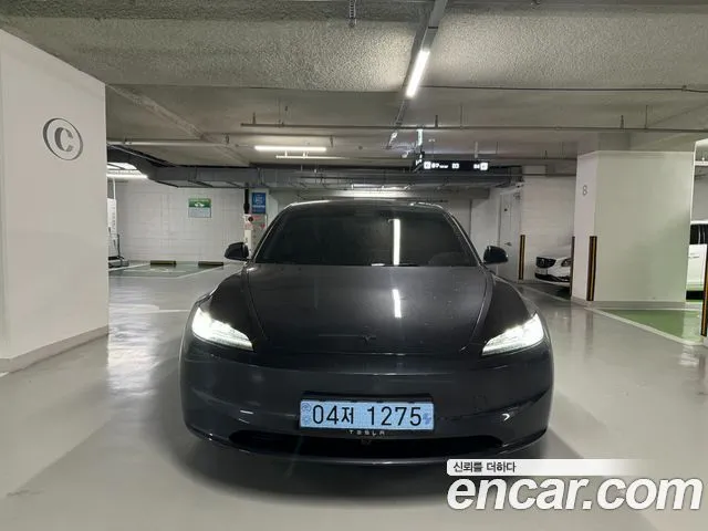 Tesla Model 3 — фото 1