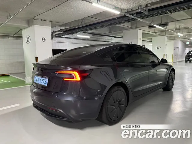 Tesla Model 3 — фото 9