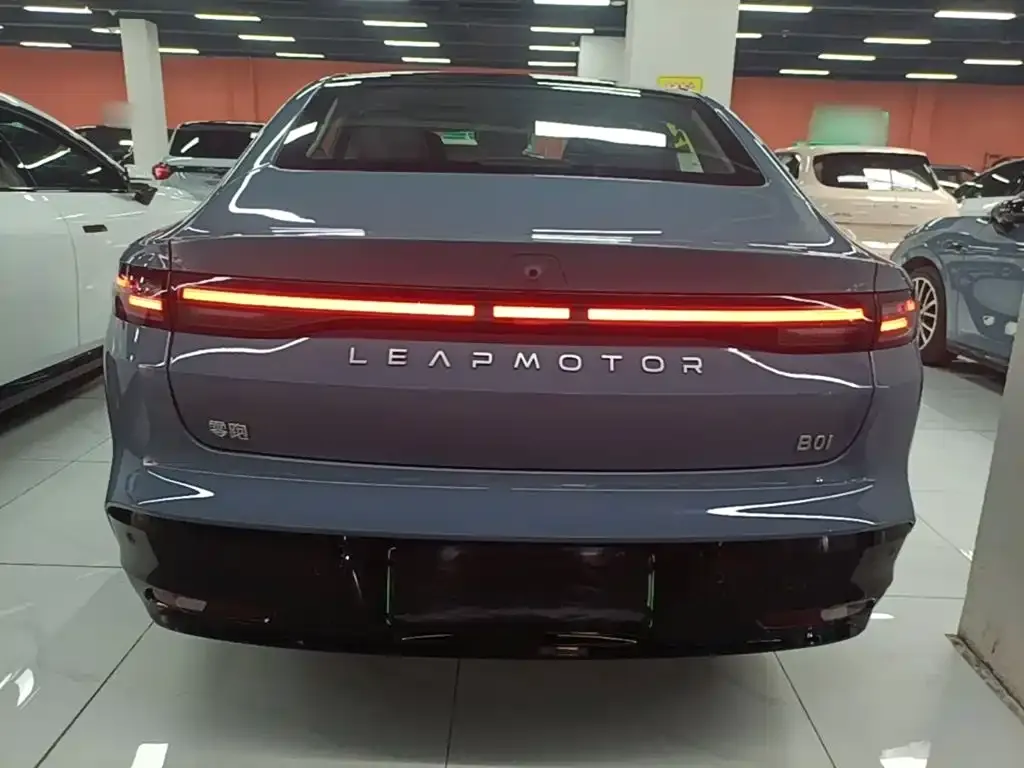 Leapmotor Leapmotor B01 — фото 3
