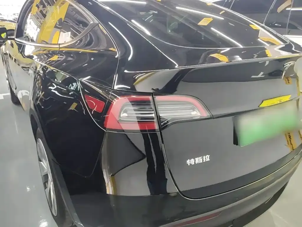 Tesla Model Y — фото 7