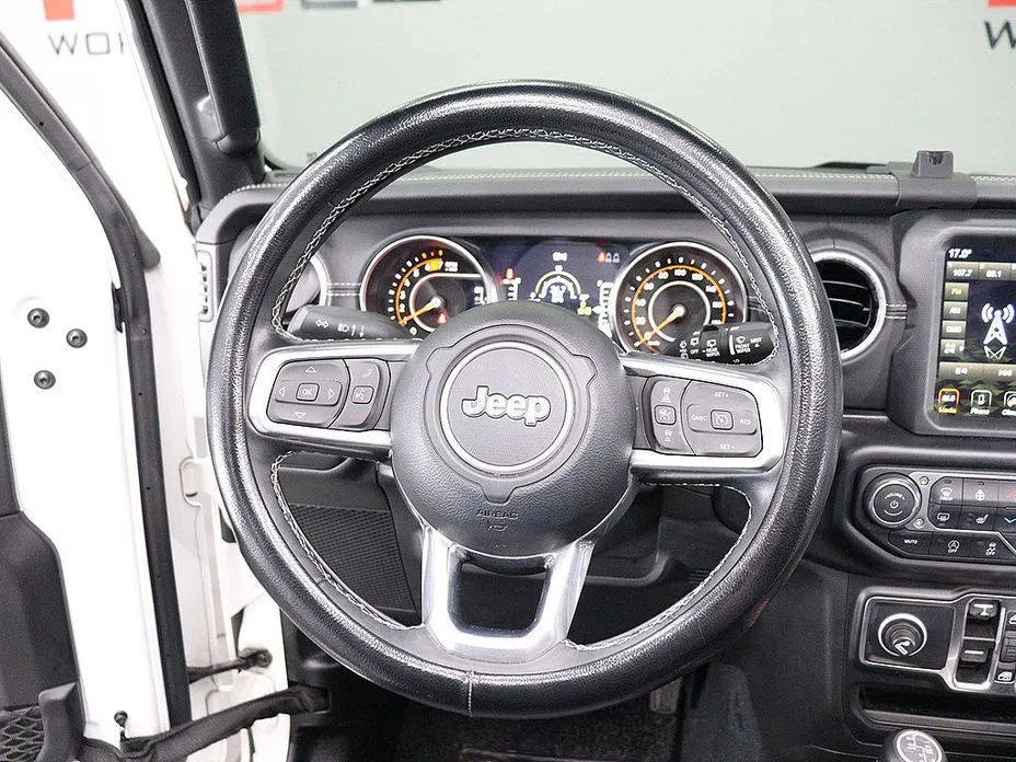 Jeep Wrangler — фото 7