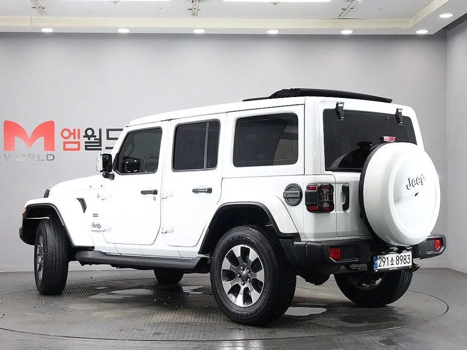 Jeep Wrangler — фото 10