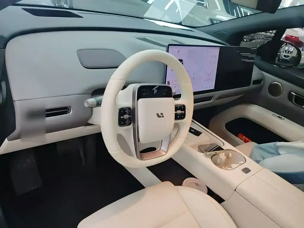 Li Auto Li i6 — фото 3