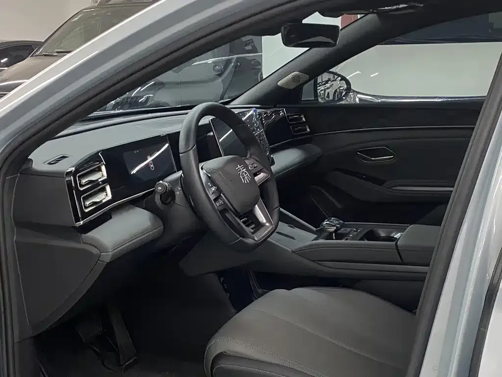 BYD Qin L — фото 10