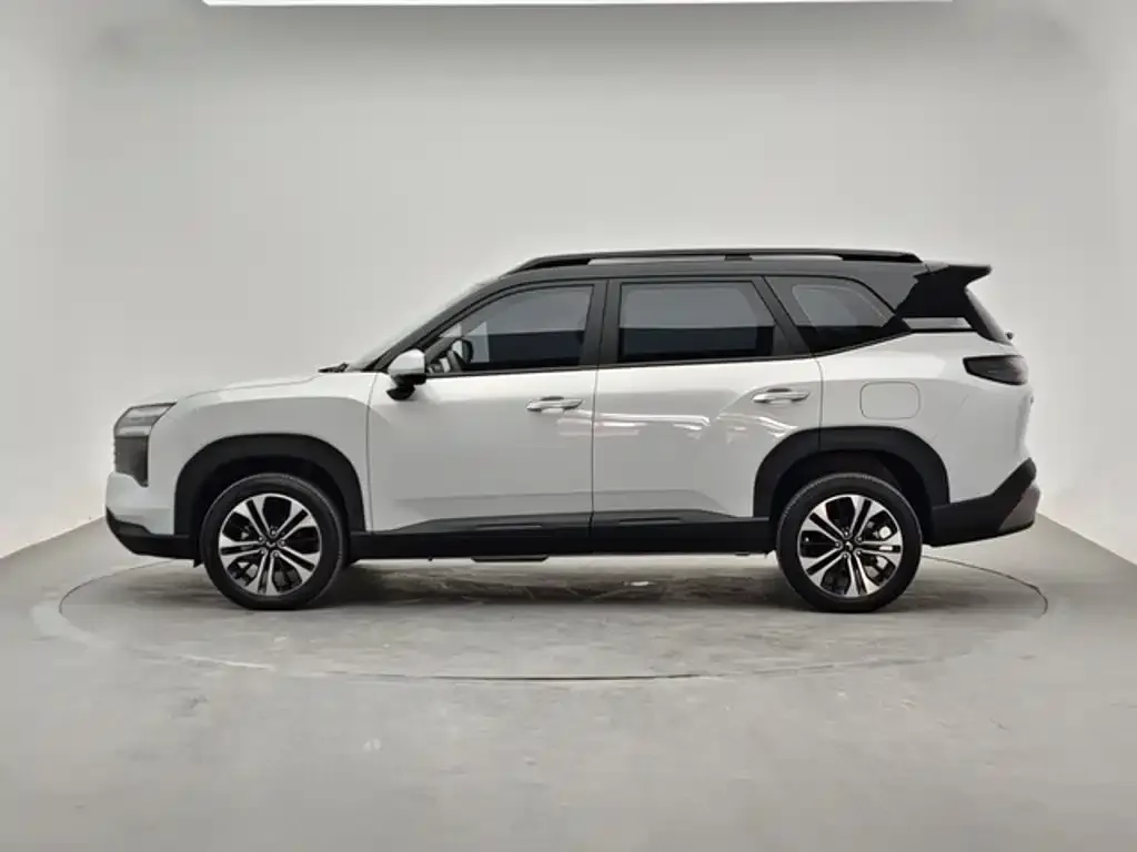 Wuling Xingguang 560 New Energy — фото 3