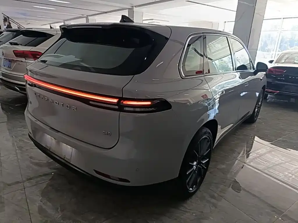 Leapmotor C10 — фото 10
