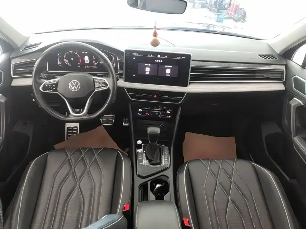 Volkswagen Tiguan L — фото 3