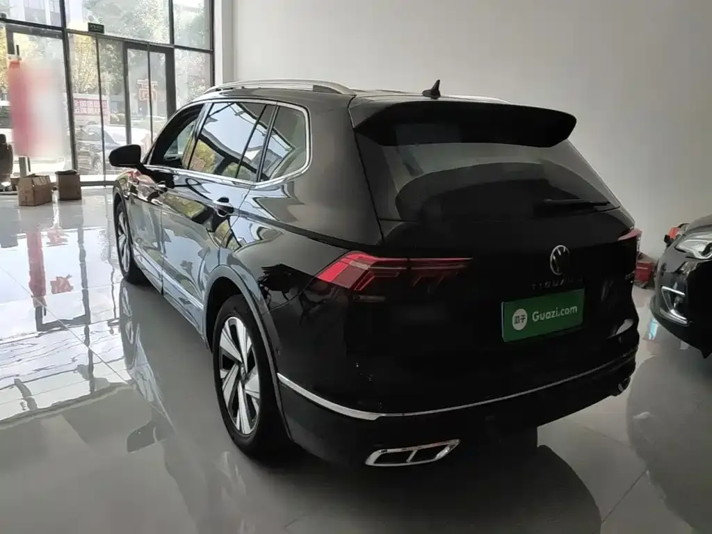 Volkswagen Tiguan L — фото 5