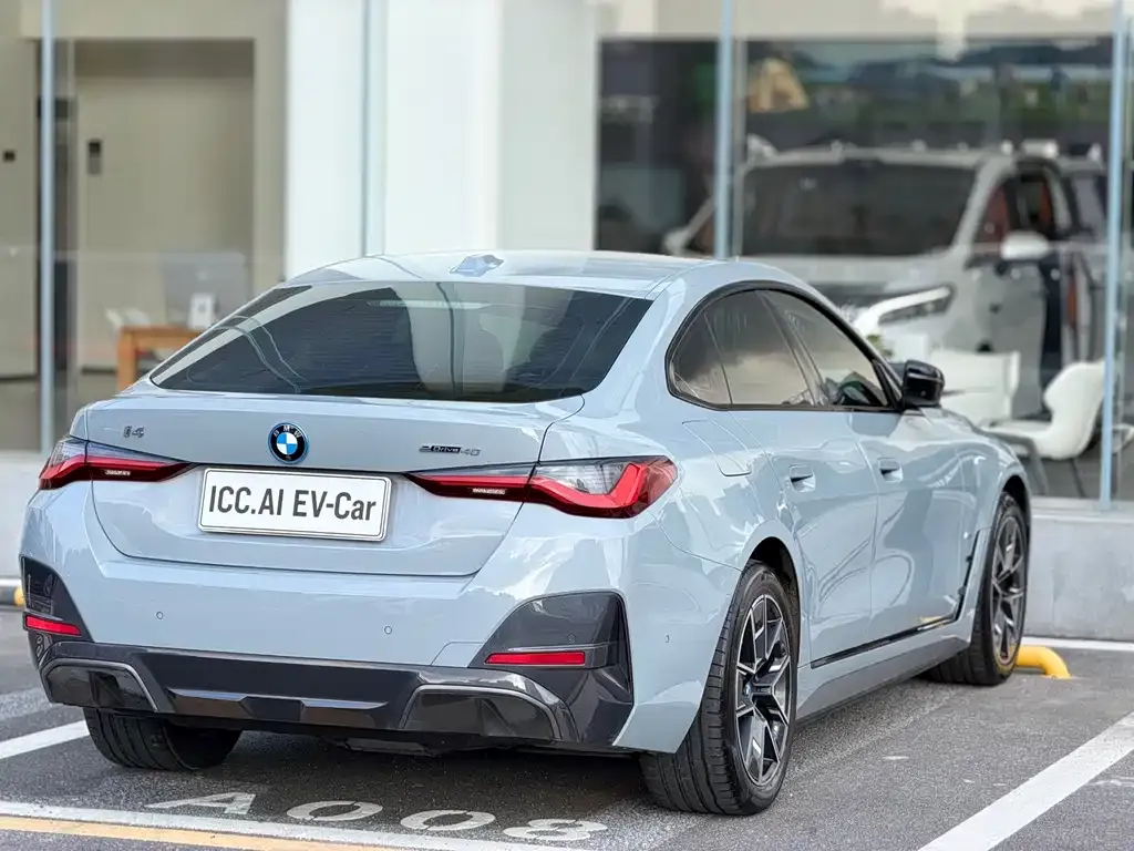 BMW i4 — фото 10