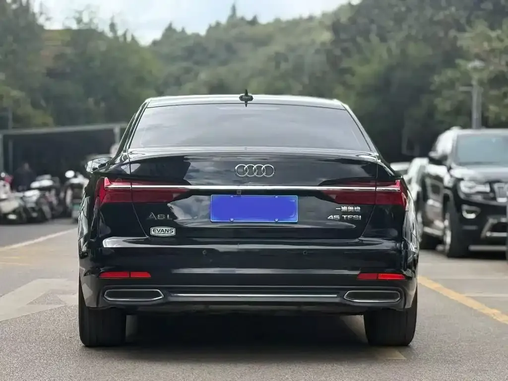 Audi A6L — фото 8